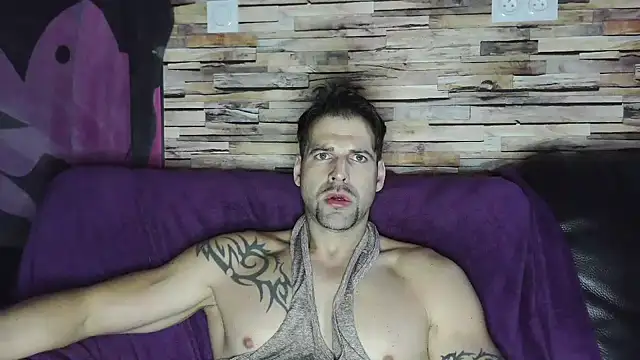 XxBigboybandxX online show from December 20, 2024, 3:53 pm