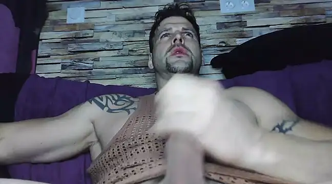 XxBigboybandxX online show from March 18, 2025, 6:37 pm