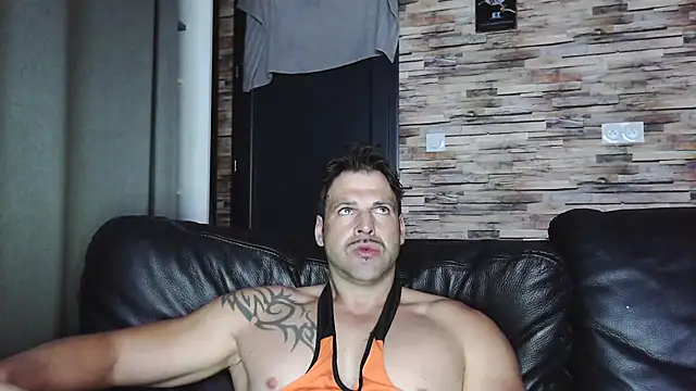 XxBigboybandxX online show from October 16, 2025, 6:14 am