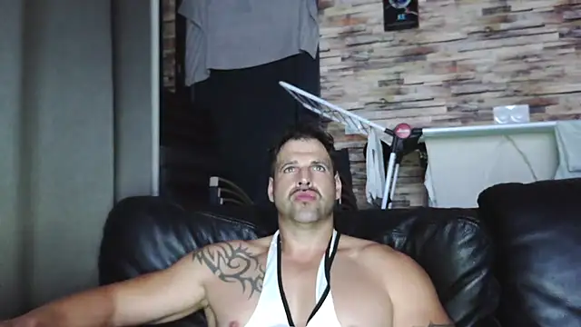 XxBigboybandxX online show from November 3, 2025, 6:09 pm