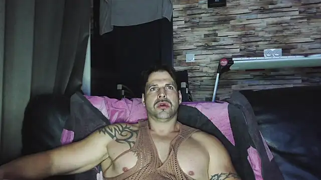 XxBigboybandxX online show from December 17, 2025, 7:09 pm