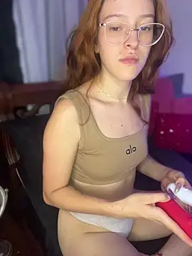 Ginger Foxy online show from April 22, 2026, 5:10 am