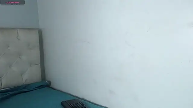 karolinee 66  online show from December 31, 2024, 10:37 am