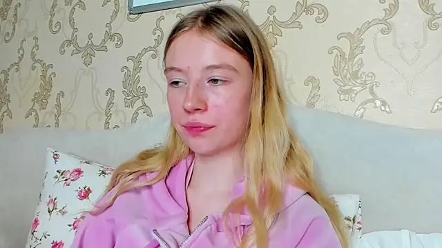 minidivaa  online show from December 13, 2024, 1:59 am