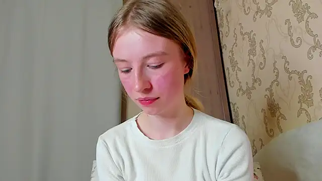 minidivaa  online show from January 7, 2025, 9:25 pm