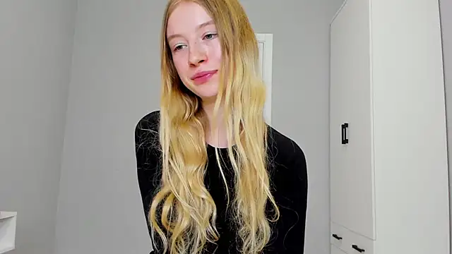 minidivaa  online show from January 22, 2025, 10:26 pm