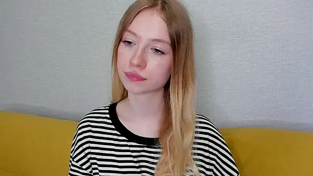 minidivaa  online show from February 26, 2025, 7:16 pm