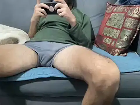 4small4inchlol online show from December 12, 2024, 6:10 pm