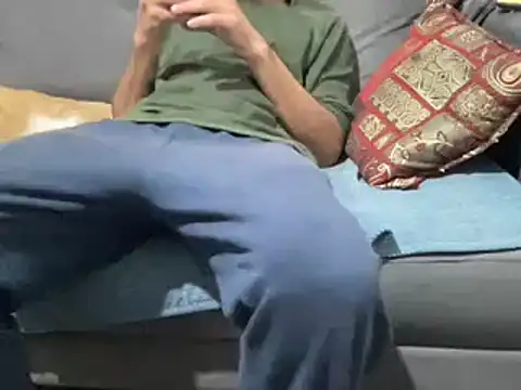 4small4inchlol online show from December 17, 2024, 6:20 pm