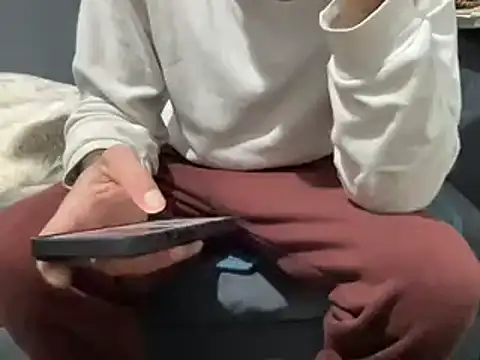 4small4inchlol online show from December 30, 2024, 7:42 pm