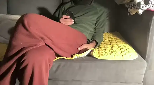 4small4inchlol online show from February 1, 2025, 1:44 am