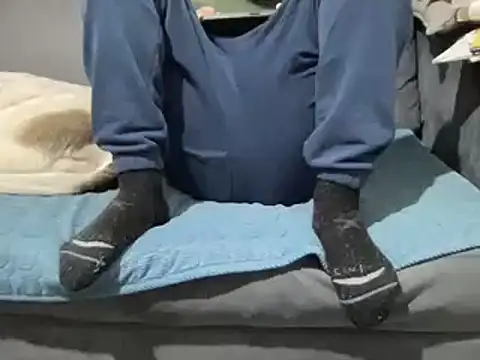 4small4inchlol online show from March 9, 2025, 4:55 pm