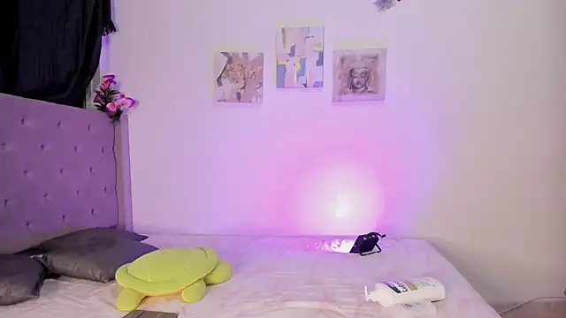 samara jonness online show from September 10, 2025, 3:39 am