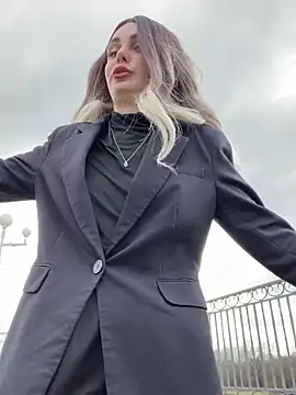 SandraCarter online show from March 21, 2025, 12:06 pm