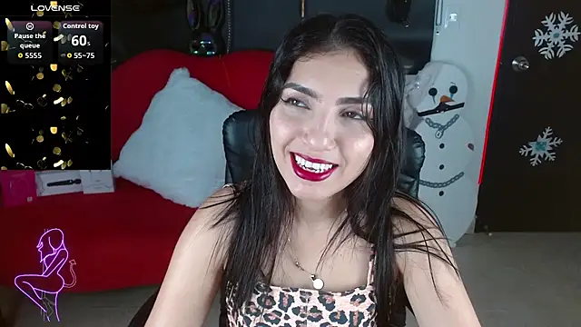 Carolaine69  online show from December 2, 2025, 1:28 pm