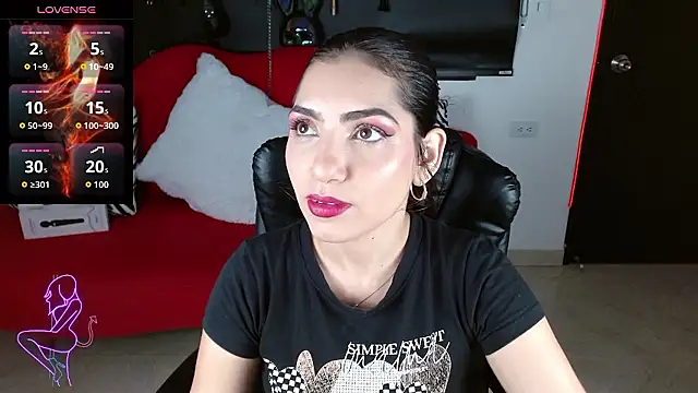 Carolaine69  online show from January 8, 2026, 1:35 pm