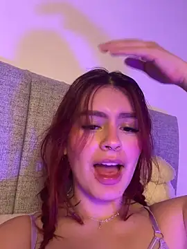 Isa smeraldy online show from March 22, 2026, 5:22 am