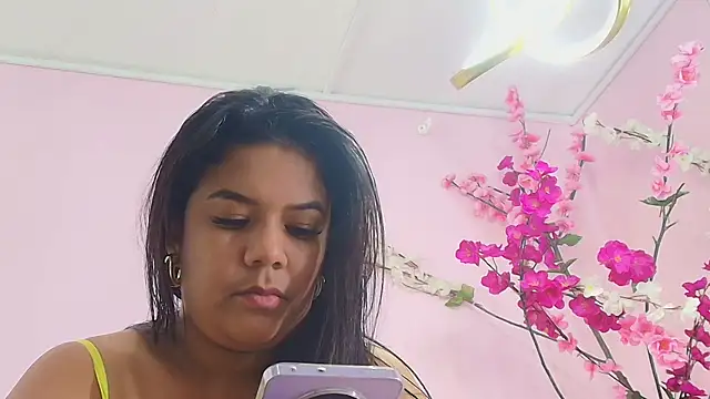 almendraevans online show from February 23, 2025, 6:01 pm