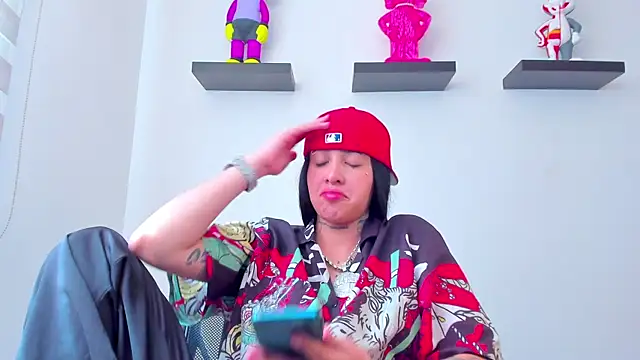 Gangster Girl online show from December 24, 2024, 4:51 pm