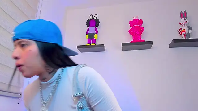 Gangster Girl online show from December 28, 2024, 2:01 am