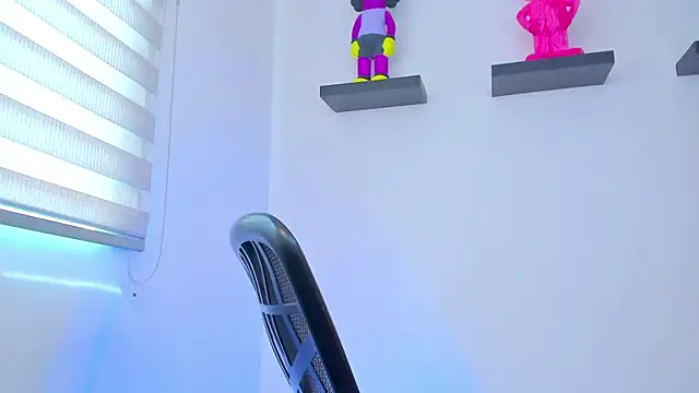 Gangster Girl online show from December 29, 2024, 6:38 pm