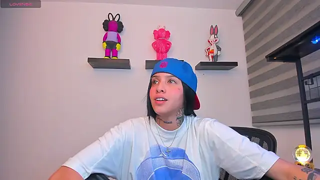 Gangster Girl online show from February 7, 2026, 3:32 am