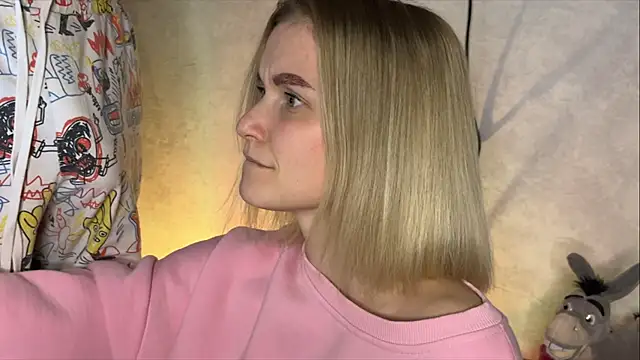 Adelovenick online show from March 19, 2025, 6:55 pm