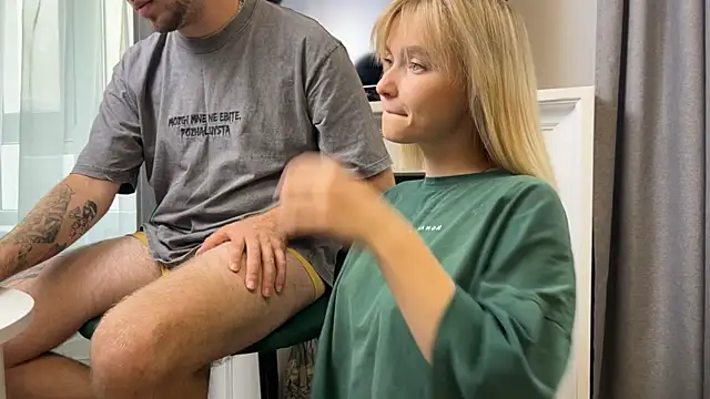 Adelovenick online show from September 10, 2025, 8:36 am