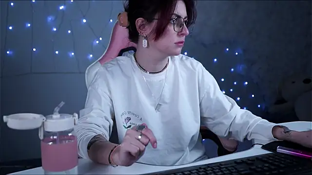 Lana  May online show from March 2, 2025, 2:43 pm