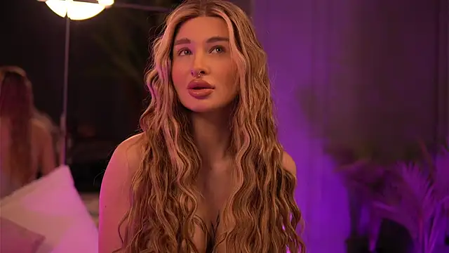 AvaShayy online show from March 4, 2025, 1:01 am