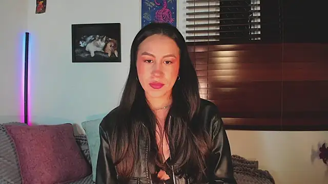 EmiGomez  online show from February 14, 2026, 2:41 am