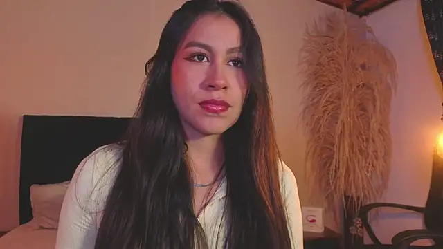 EmiGomez  online show from July 5, 2026, 3:45 am