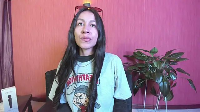 EmiGomez  online show from July 18, 2026, 11:52 pm