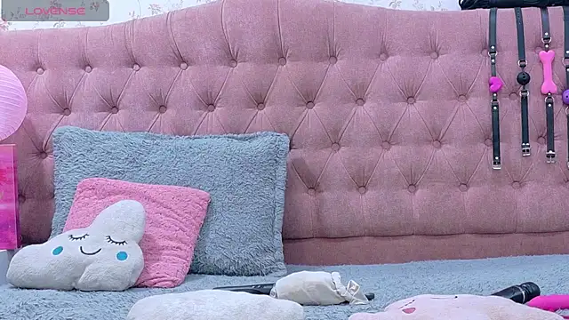 AvrillThomas online show from March 22, 2025, 1:19 pm