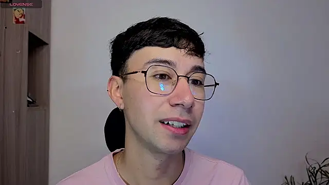 cameron cum online show from October 17, 2025, 1:57 pm