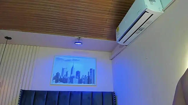 viiolett lee online show from November 14, 2025, 10:40 pm