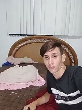 Milfvalesk online show from October 4, 2025, 3:04 am