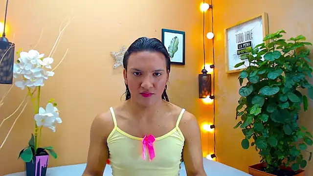 aslyhernandez 7 online show from October 4, 2025, 12:36 pm