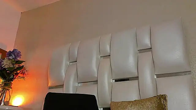 vayoleen online show from March 20, 2025, 12:32 pm