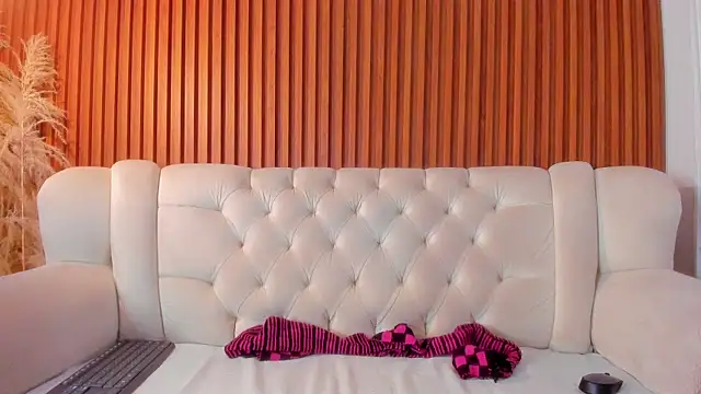 Snapshot of RosarioCruzz chatting on July 3, 2026, 12:00 pm RosarioCruzz online show from July 3, 2026, 12:00 pm