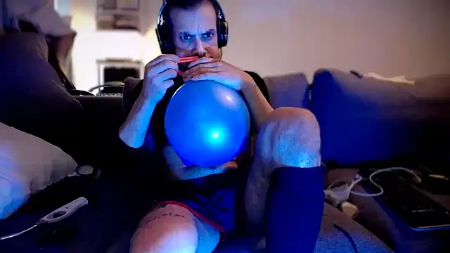 P4RtYBOII92 online show from October 18, 2025, 3:24 pm