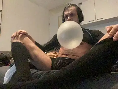 P4RtYBOII92 online show from February 17, 2026, 1:51 pm