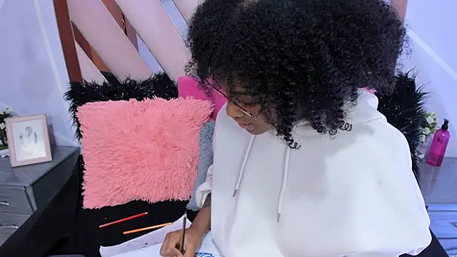 Elith noa online show from February 5, 2025, 10:22 pm