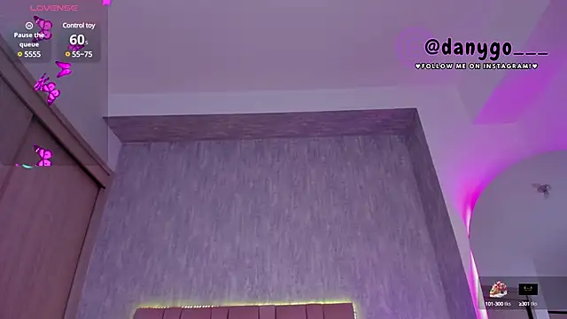 Snapshot of ZarianaEvanz chatting on March 20, 2025, 1:35 am ZarianaEvanz online show from March 20, 2025, 1:35 am