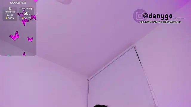 Snapshot of ZarianaEvanz chatting on September 17, 2025, 10:55 pm ZarianaEvanz online show from September 17, 2025, 10:55 pm