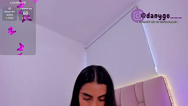 Snapshot of ZarianaEvanz chatting on September 23, 2025, 9:18 pm ZarianaEvanz online show from September 23, 2025, 9:18 pm