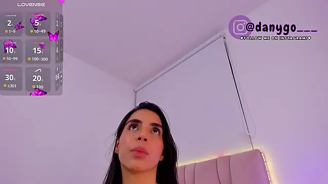 Snapshot of ZarianaEvanz chatting on September 30, 2025, 10:59 pm ZarianaEvanz online show from September 30, 2025, 10:59 pm