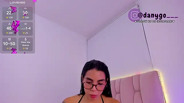 Snapshot of ZarianaEvanz chatting on October 23, 2025, 9:57 pm ZarianaEvanz online show from October 23, 2025, 9:57 pm