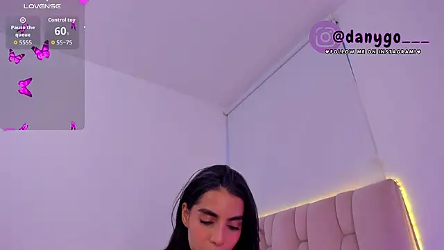 Snapshot of ZarianaEvanz chatting on November 2, 2025, 10:23 pm ZarianaEvanz online show from November 2, 2025, 10:23 pm