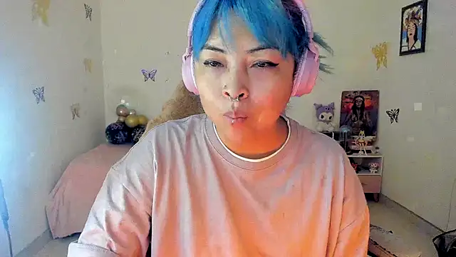 Shaddycute  online show from September 22, 2025, 4:53 pm